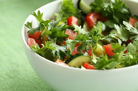 Салат из сырых овощей.